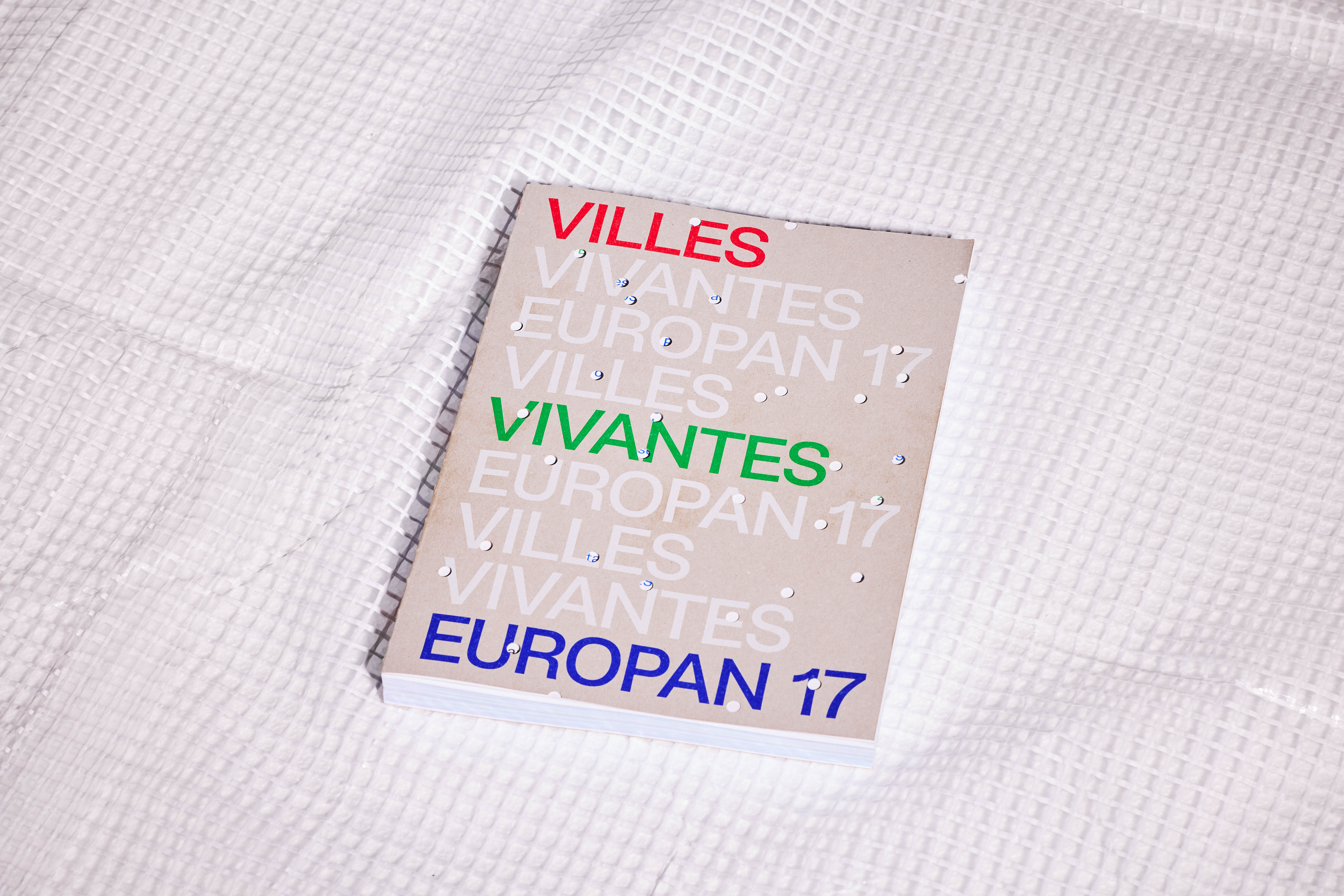 e17 — empilement de catalogues, tranches